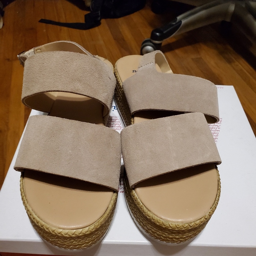 Bata platform sandals